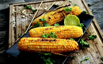 Cât porumb fiert sau copt …