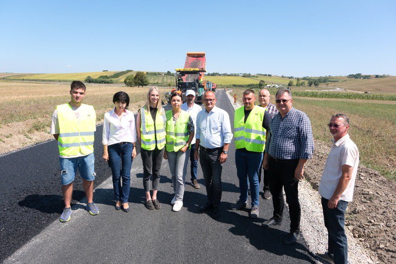 Asfalt pe întreaga lungime a drumului județean DJ291K, Lozna – Călinești – DN29C – Talpa - FOTO