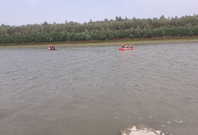 Bărbatul dat dispărut în apele Prutului a fost găsit de pompieri