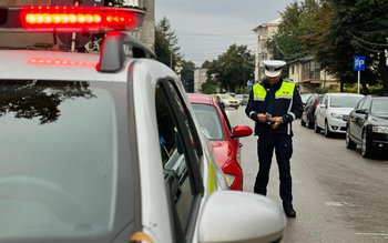 Peste 60 de permise de …