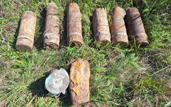 Șase proiectile explozive descoperite pe …