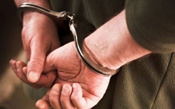 Pădurari amenințați de un bărbat. …