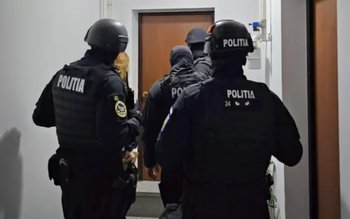 Peste 300 de percheziții domiciliare …