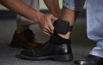 Botoșănean cu brățară electronică de …