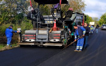 Botoșănenii circulă pe un drum …