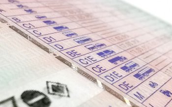 Șoferii obligați să-și schimbe permisul …