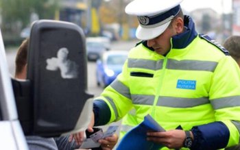 Depistat în trafic, deși avea …