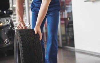 Ce inscripție apare pe cauciucurile …