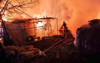 Un incendiu violent a mistuit …