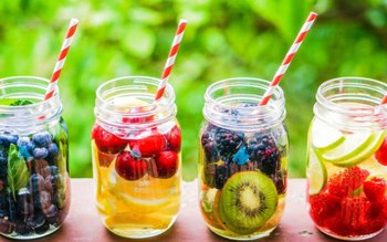 Patru băuturi care îți detoxifiază …