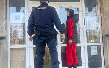 Adolescentă fugită dintr-un centru de …