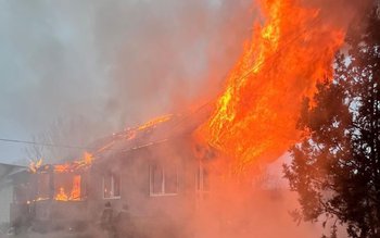 Casă din Pădureni distrusă și …