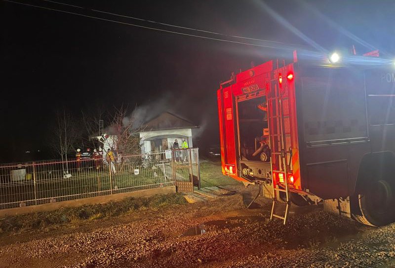 Incendiu într-o casă din Broscăuți. Ardeau bunurile dintr-o încăpere
