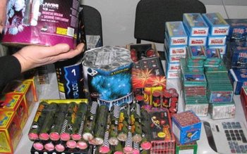 Mii de articole pirotehnice găsite …