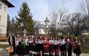 Bucurie și lumină pentru bătrânii …