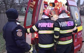 Două bătrâni au ajuns la …