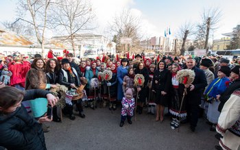Cetele de colindători au adus …