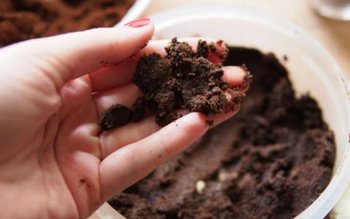 Important! Arunci zațul de cafea? …