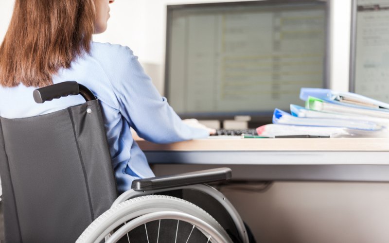 AJOFM Botoșani: Integrarea persoanelor cu dizabilități pe piața forței de muncă din România. Ce trebuie să știe companiile