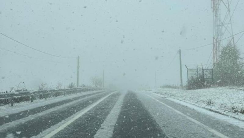 Informare meteorologică de ninsoare, intensificări ale vântului și răcire semnificativă