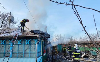 Casă aprinsă de jarul căzut …