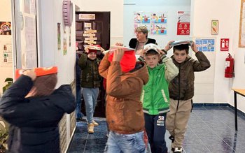 Peste 200 de elevi evacuați …