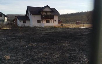 Nu distrugeți vegetația uscată prin …