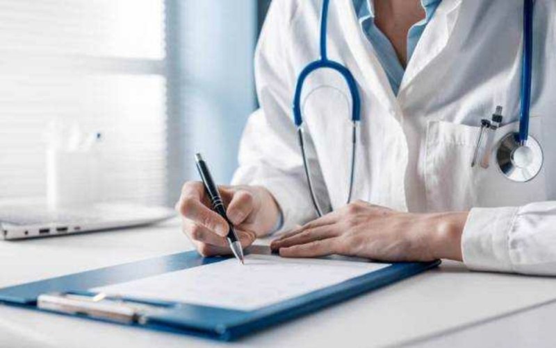 Ordonanța privind medicii pensionari a fost suspendată. Concursuri pentru ocuparea posturilor până la finalul anului
