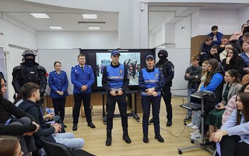 Dimineață dedicată de jandarmi elevilor …