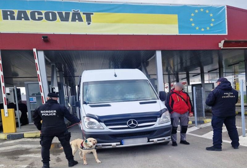 A vrut să ajute o tânără, dar s-a ales cu un dosar penal la Racovăț
