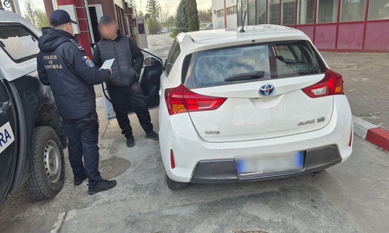 Autoturism furat din Italia, depistat în PTF Stânca