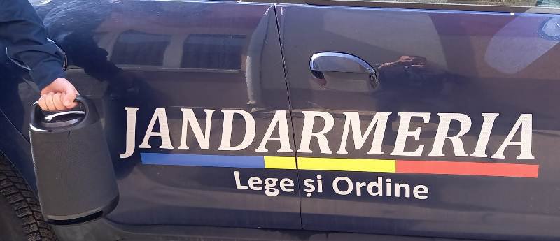 Bărbat amendat de jandarmi pentru tulburarea liniștii publice