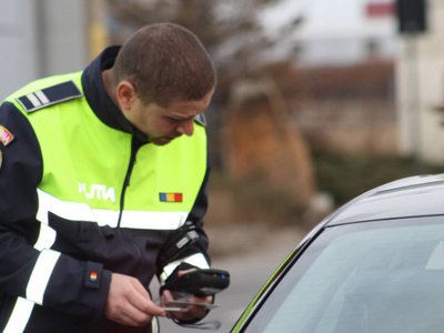 12 conducători auto depistați sub …