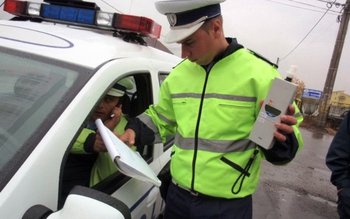 Bărbat reținut pentru conducere sub …