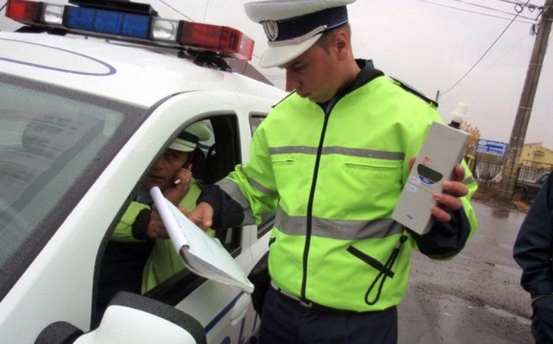 Bărbat reținut pentru conducere sub influența alcoolului, la Bucecea