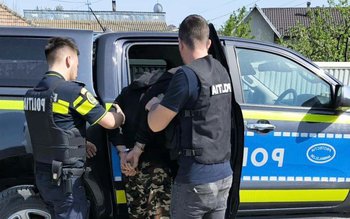 Bărbat reținut pentru schingiurea animalelor