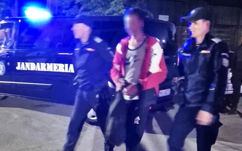 Botoșănean căutat pentru trafic şi consum de droguri, încătușat de jandarmi