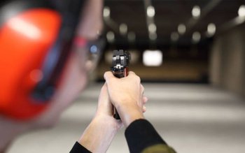 Armă tip pistol, cu destinația …