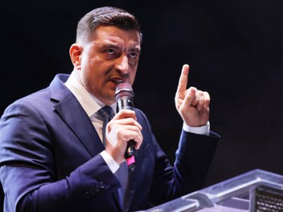 Simion susține că va concedia …