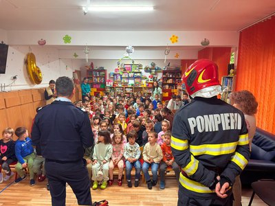 Pompierii, oaspeți ai Grădiniței nr. …