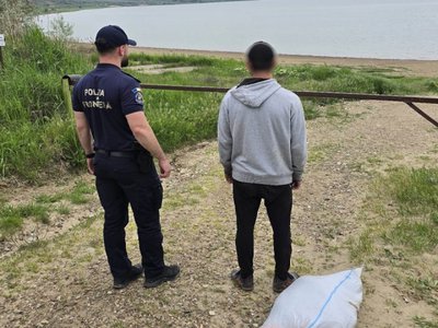 Prinși la pescuit în plină …