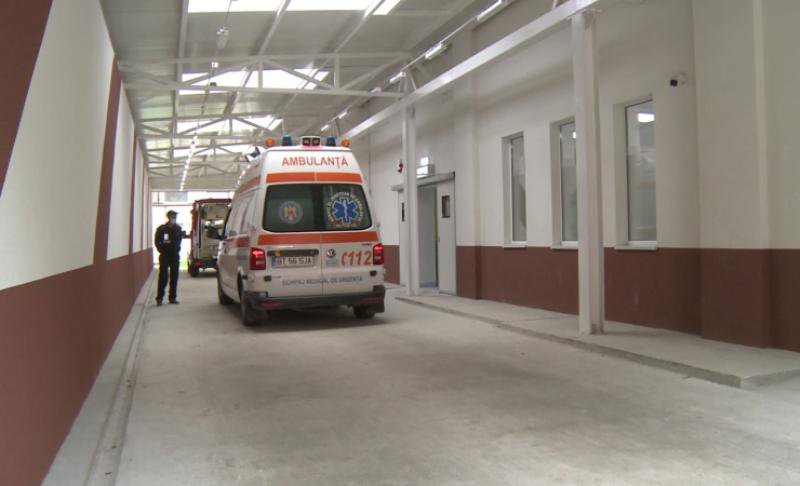 O tânără din Botoșani a ajuns la spital în timp ce făcea un live pe TikTok. Șansa vieții ei: un medic se uita la transmisiune