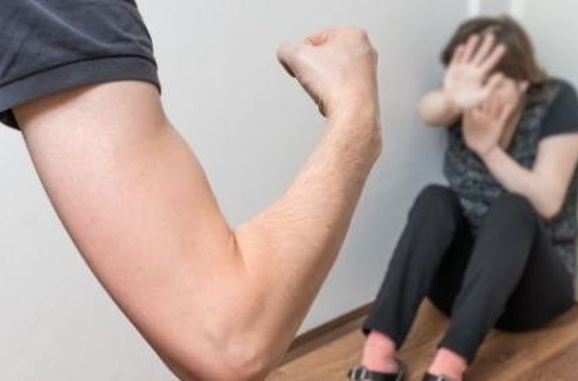 Botoșănean reținut după ce și-a băgat concubina în spital