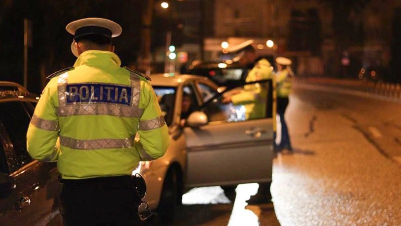 Acțiune a polițiștilor rutieri pentru verificarea legalității transporturilor rutiere