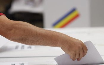 Alegeri prezidențiale 2025, Turul II: …