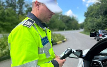 Depistat la volan, deși avea …