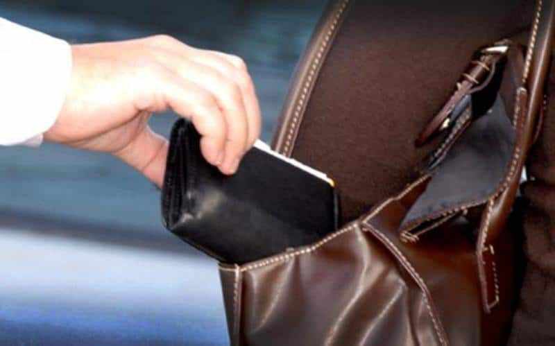 Atenție la buzunare și genți! Acțiune a polițiștilor din Botoșani, pentru prevenirea și combaterea furturilor din buzunare/bagaje
