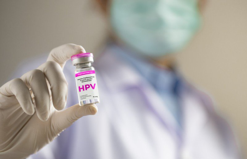 Vaccinul împotriva HPV va fi gratuit până la 26 de ani în România. Femeile până în 45 de ani primesc o compensare de 50%