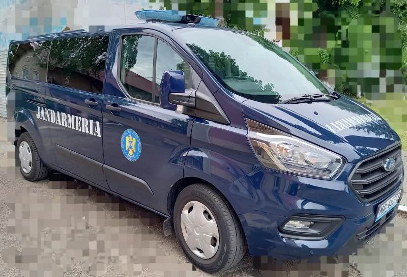 Patru tineri depistați de jandarmii botoșăneni având asupra lor substanțe cu efect psihoactiv
