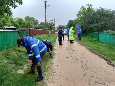 Pompierii împreună cu polițiștii, jandarmii …